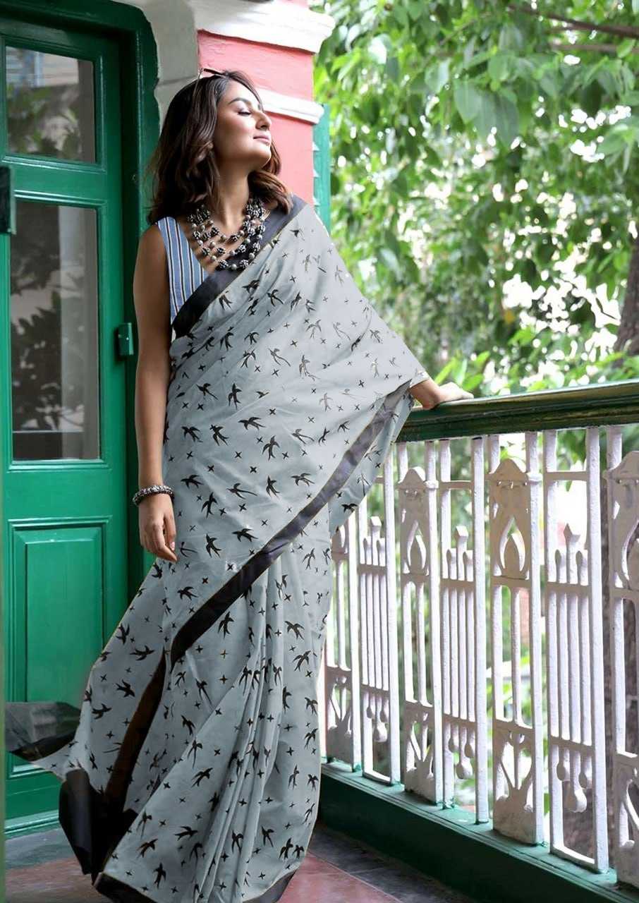 Elegant Grey Printed Saree with Black Border With Blouse Piece view 5